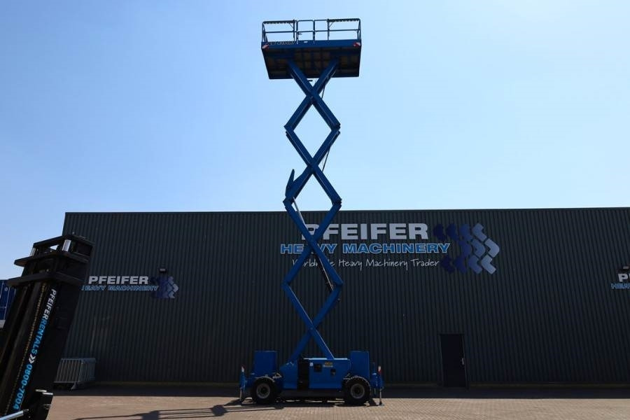 JLG 4394RT Diesel, 4x4 Drive, 15.1m Working Height, 56 - Scissor lift: picture 3 JLG 4394RT Diesel, 4x4 Drive, 15.1m Working Height, 56 - Scissor lift: picture 3