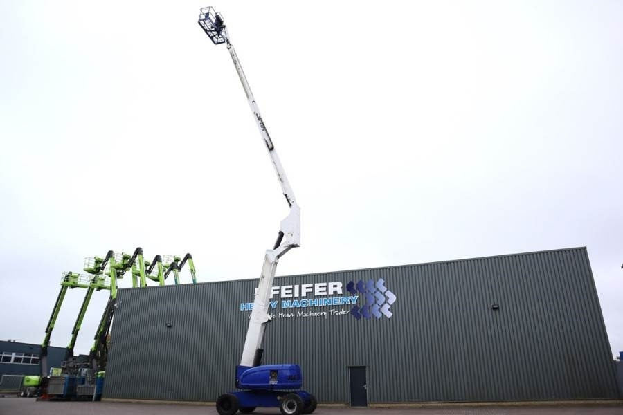 JLG 800AJ Diesel, 4x4x4 Drive, 26.5m Working Height, 1 - Articulated boom: picture 3 JLG 800AJ Diesel, 4x4x4 Drive, 26.5m Working Height, 1 - Articulated boom: picture 3