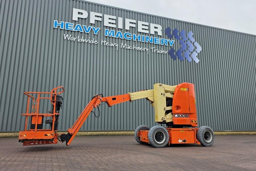JLG E300AJ As-Is, Electric, 11m Working Height, 6.77m, - Articulated boom: picture 1 JLG E300AJ As-Is, Electric, 11m Working Height, 6.77m, - Articulated boom: picture 1
