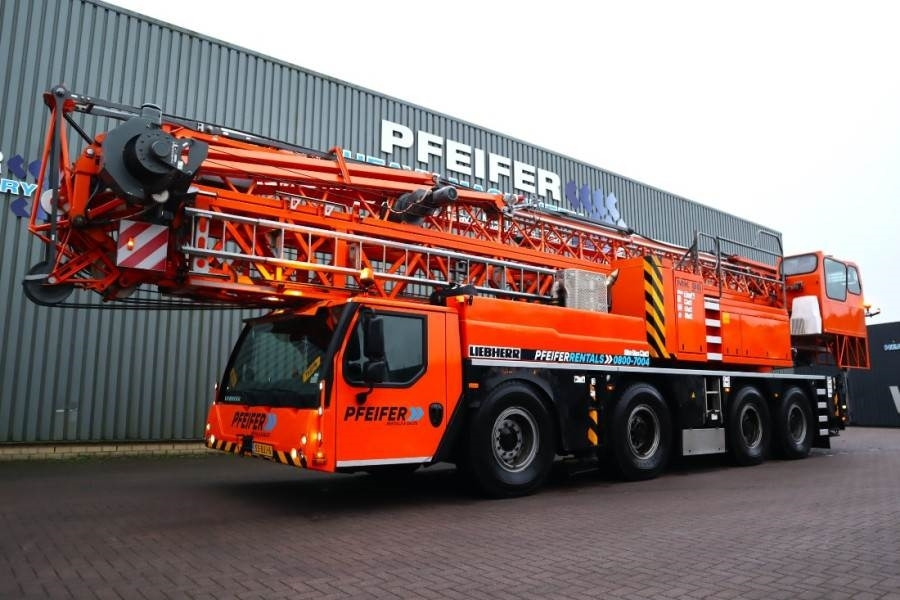 Liebherr MK88 Dutch vehicle registration, Valid inspection, - Tower crane: picture 1 Liebherr MK88 Dutch vehicle registration, Valid inspection, - Tower crane: picture 1