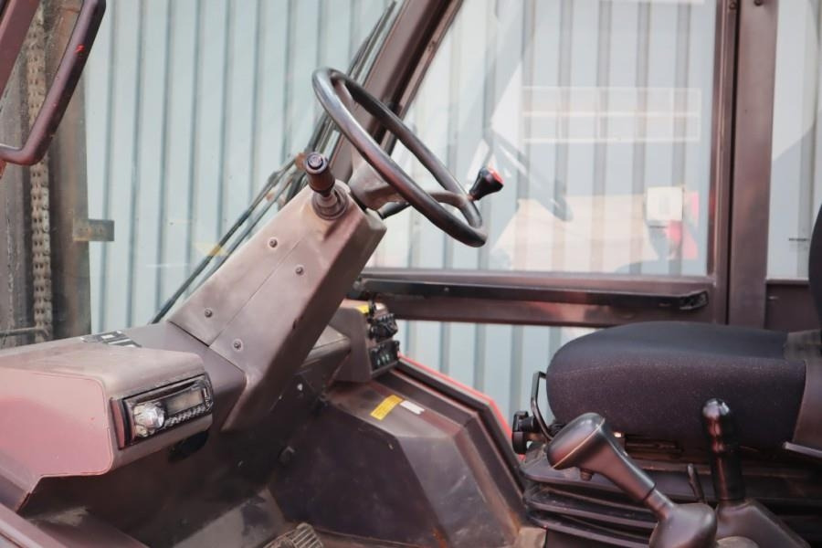 Manitou M30-4 Diesel, 4x4 Drive, 3t Capacity, Triplex Mast - Rough terrain forklift: picture 4 Manitou M30-4 Diesel, 4x4 Drive, 3t Capacity, Triplex Mast - Rough terrain forklift: picture 4