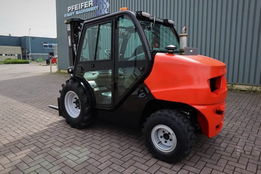 Manitou MC25-4 Valid Inspection, *Guarantee, Diesel, 4x4 D - Rough terrain forklift: picture 4 Manitou MC25-4 Valid Inspection, *Guarantee, Diesel, 4x4 D - Rough terrain forklift: picture 4