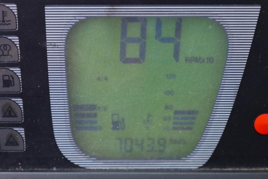 Manitou MRT2150 Privilege Diesel, 4x4 Drive And 4-Wheel St - Telescopic handler: picture 5 Manitou MRT2150 Privilege Diesel, 4x4 Drive And 4-Wheel St - Telescopic handler: picture 5