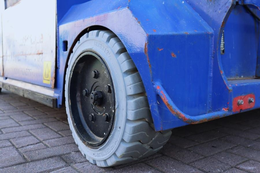 Scissor lift PB LIFT S171-16E Electric, 17.3m Working Height, 400k: picture 12 Scissor lift PB LIFT S171-16E Electric, 17.3m Working Height, 400k: picture 12