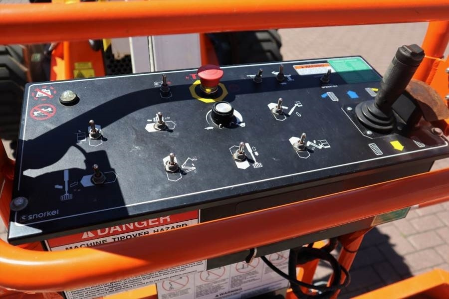 Snorkel A46JRT VALID INSPECTION, *GUARANTEE! Diesel, 4x4 D - Articulated boom: picture 3 Snorkel A46JRT VALID INSPECTION, *GUARANTEE! Diesel, 4x4 D - Articulated boom: picture 3