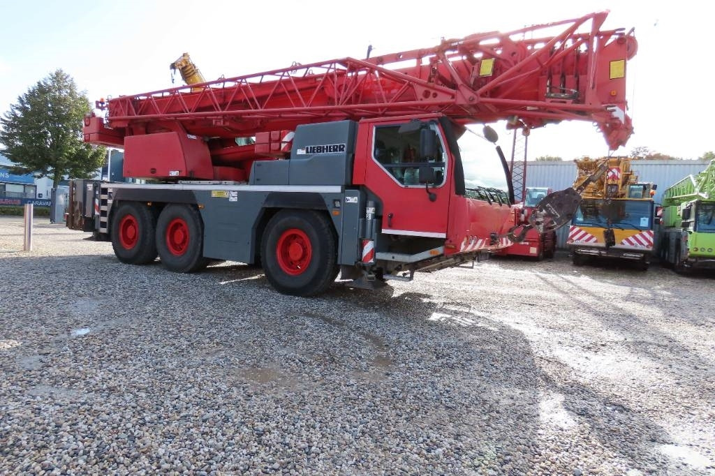 Liebherr LTM 1055-3.2 - All terrain crane: picture 2 Liebherr LTM 1055-3.2 - All terrain crane: picture 2
