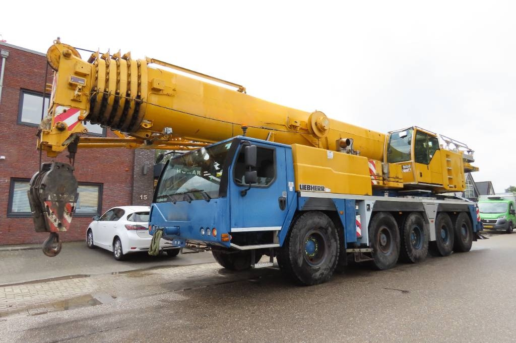 Liebherr LTM 1130-5.1 - All terrain crane: picture 1 Liebherr LTM 1130-5.1 - All terrain crane: picture 1