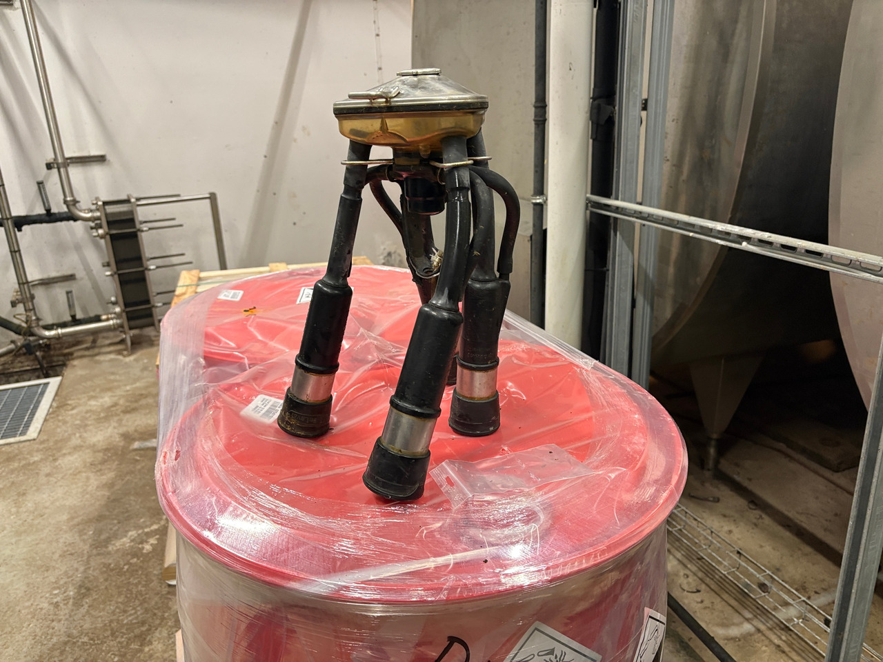 DeLaval - Livestock equipment: picture 1 DeLaval - Livestock equipment: picture 1