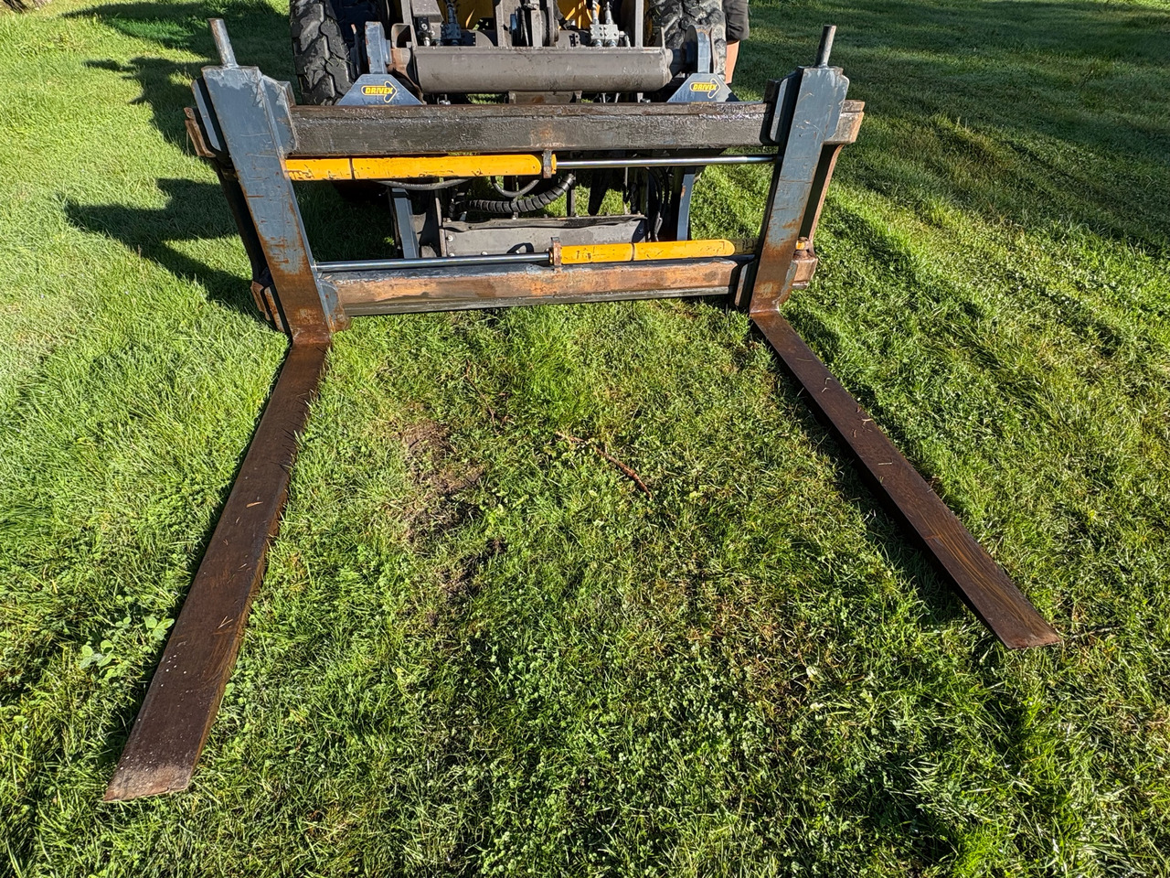 Drivex GHH2000-BM - Forks for Construction machinery: picture 1 Drivex GHH2000-BM - Forks for Construction machinery: picture 1