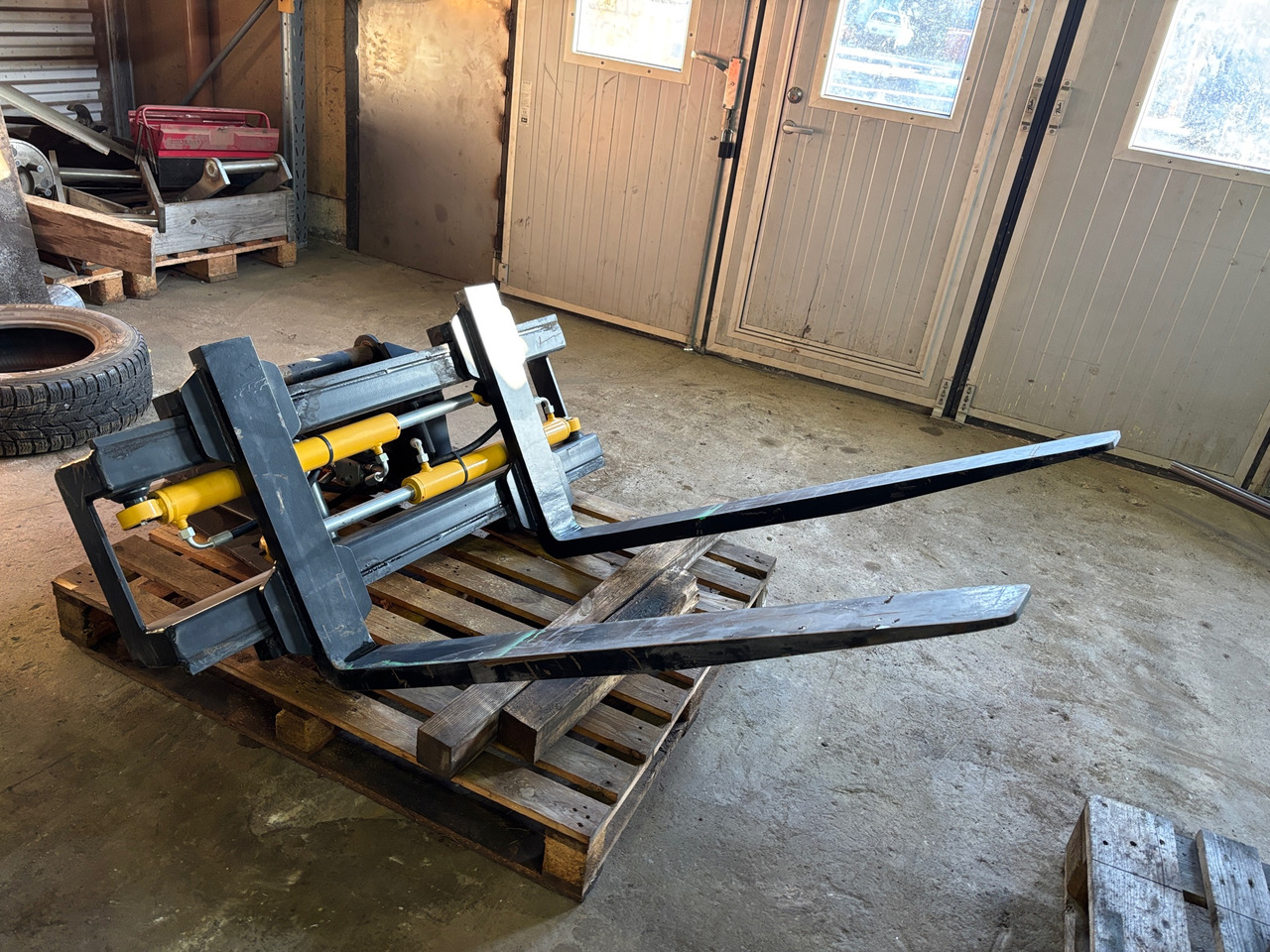 Engcon GHH12001-QS45 - Forks for Construction machinery: picture 1 Engcon GHH12001-QS45 - Forks for Construction machinery: picture 1