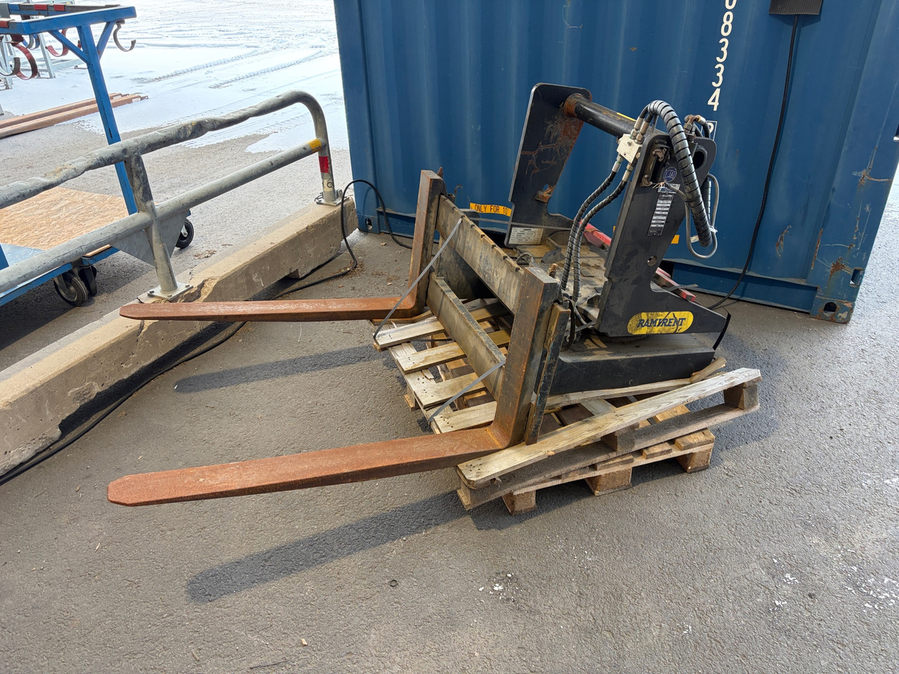 Manitou CAT 1200/4000 - Construction equipment: picture 1 Manitou CAT 1200/4000 - Construction equipment: picture 1