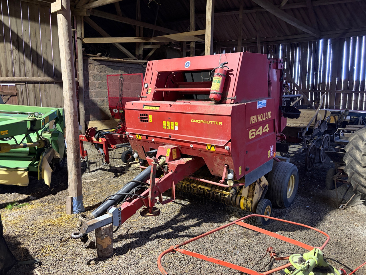 New Holland 644 - Round baler: picture 1 New Holland 644 - Round baler: picture 1