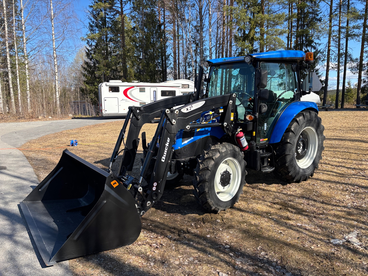 New Holland T4.75S - Farm tractor: picture 1 New Holland T4.75S - Farm tractor: picture 1