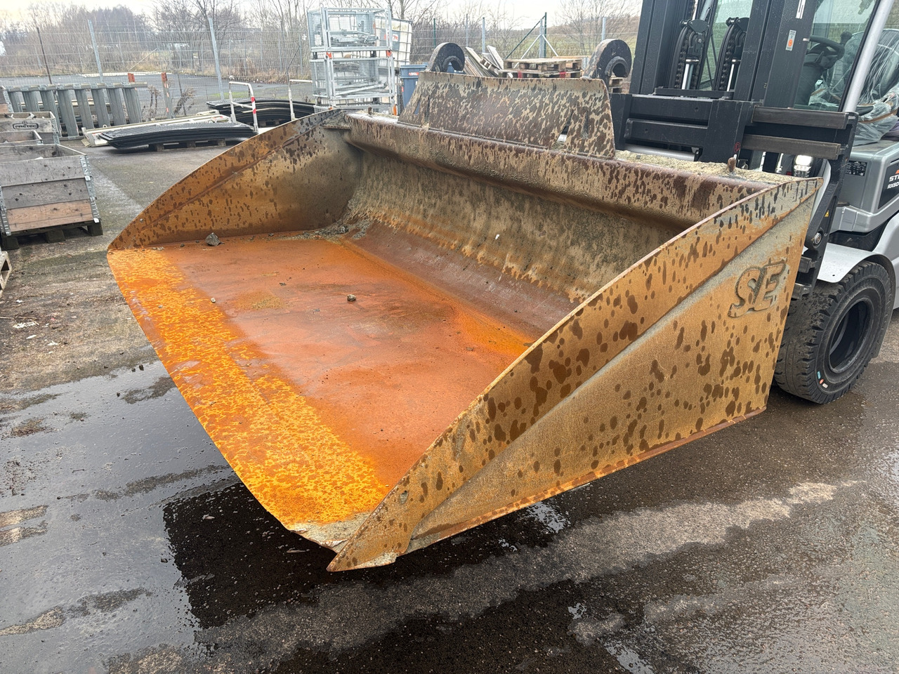 SE Equipment 101261 / 1790 Liter - Bucket: picture 1 SE Equipment 101261 / 1790 Liter - Bucket: picture 1