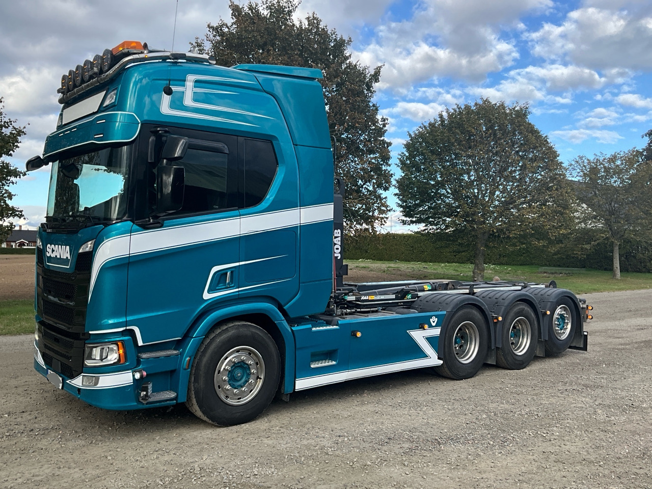 Scania R660 - Hook lift truck: picture 1 Scania R660 - Hook lift truck: picture 1