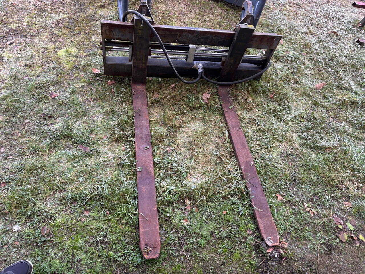 Sonnet 2500kg - Forks: picture 1 Sonnet 2500kg - Forks: picture 1