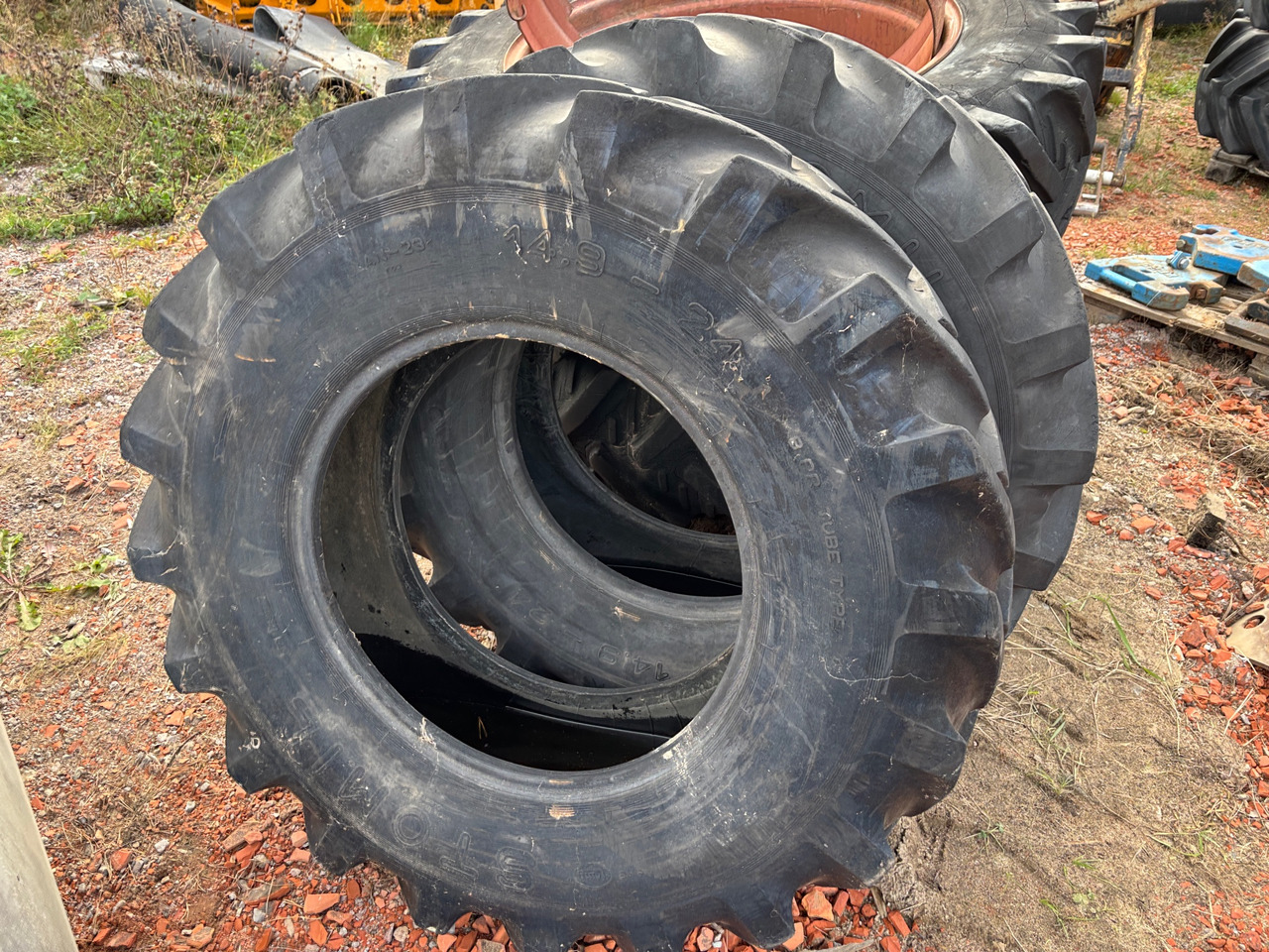 Stomil 14.9-24 - Tire for Agricultural machinery: picture 1 Stomil 14.9-24 - Tire for Agricultural machinery: picture 1