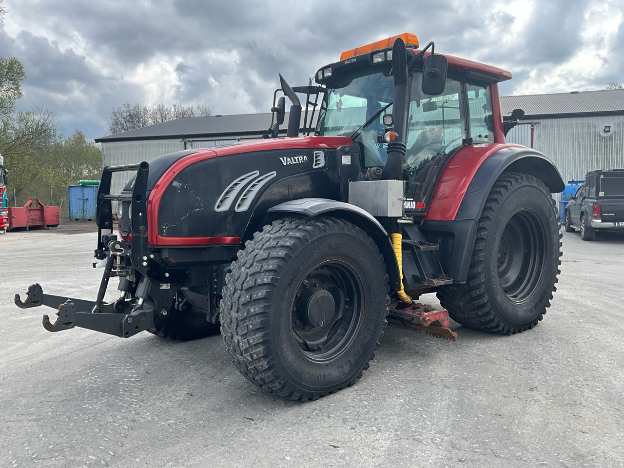 Valtra T162 - Farm tractor: picture 1 Valtra T162 - Farm tractor: picture 1