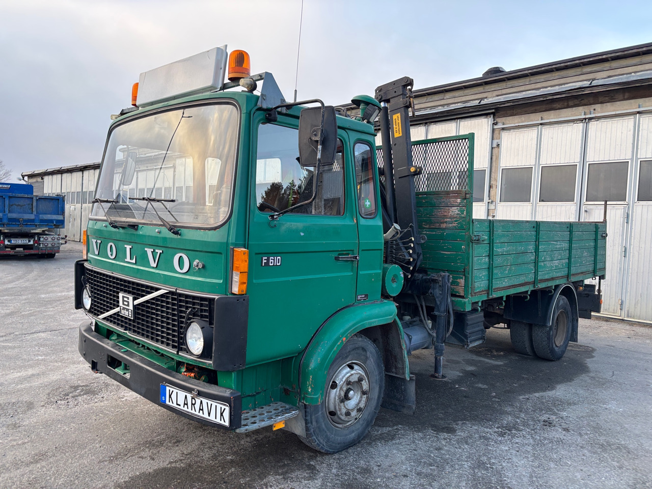 Volvo F 610 - Crane truck: picture 1 Volvo F 610 - Crane truck: picture 1