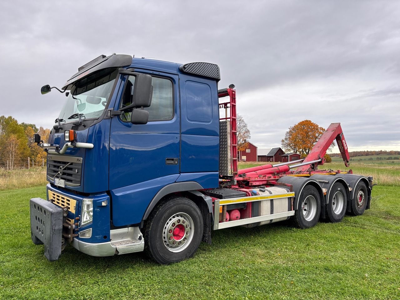Volvo FH 12.8 - Hook lift truck: picture 1 Volvo FH 12.8 - Hook lift truck: picture 1