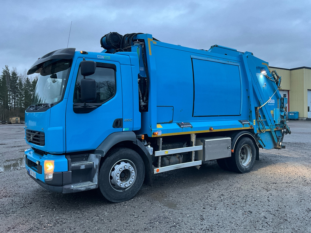 Volvo FL 290 - Garbage truck: picture 1 Volvo FL 290 - Garbage truck: picture 1