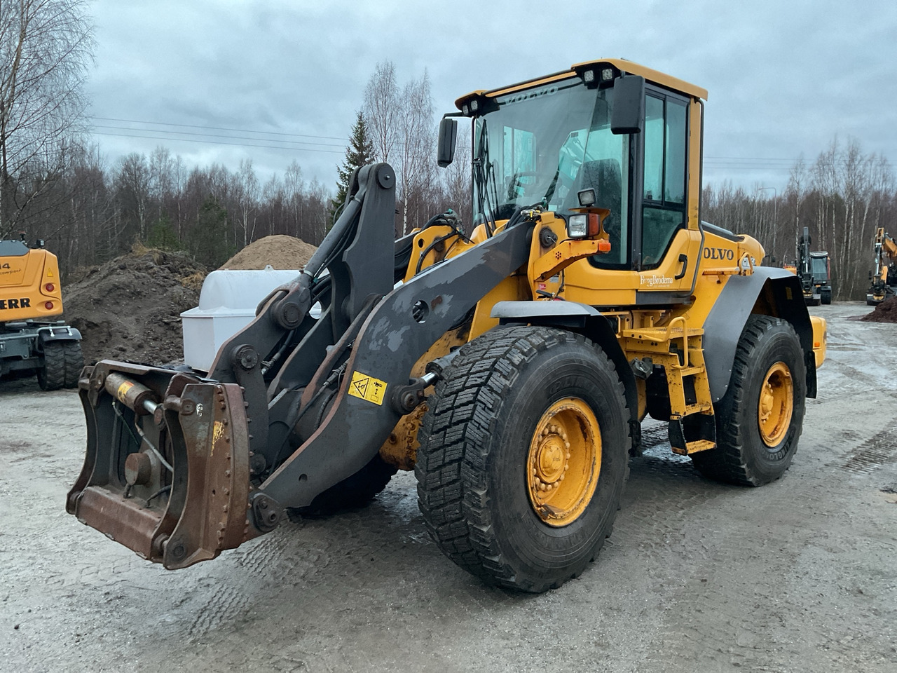 Volvo L90F - Wheel loader: picture 1 Volvo L90F - Wheel loader: picture 1