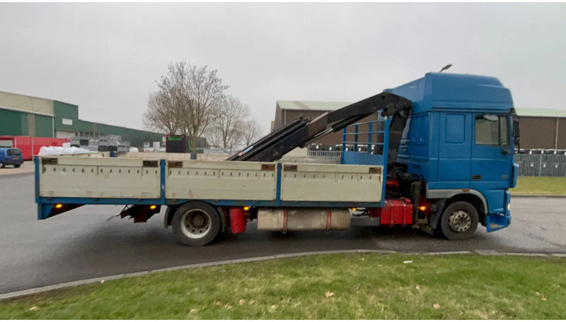 DAF XF 95.380 Daf 95 XF 380 met Kraan 16 ton meter - Dropside/ Flatbed truck, Crane truck: picture 4 DAF XF 95.380 Daf 95 XF 380 met Kraan 16 ton meter - Dropside/ Flatbed truck, Crane truck: picture 4