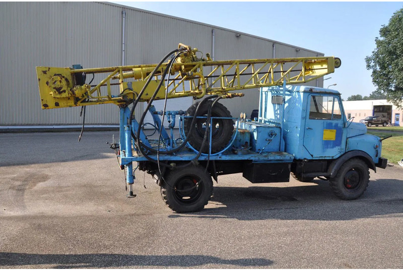 Hanomag AL 28 Z met Celler machinen fabrik DB114 - 30 - Drilling rig: picture 2 Hanomag AL 28 Z met Celler machinen fabrik DB114 - 30 - Drilling rig: picture 2