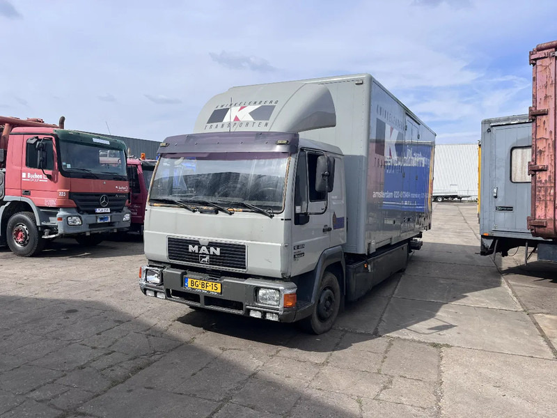 MAN 12.224 - Box truck: picture 1 MAN 12.224 - Box truck: picture 1