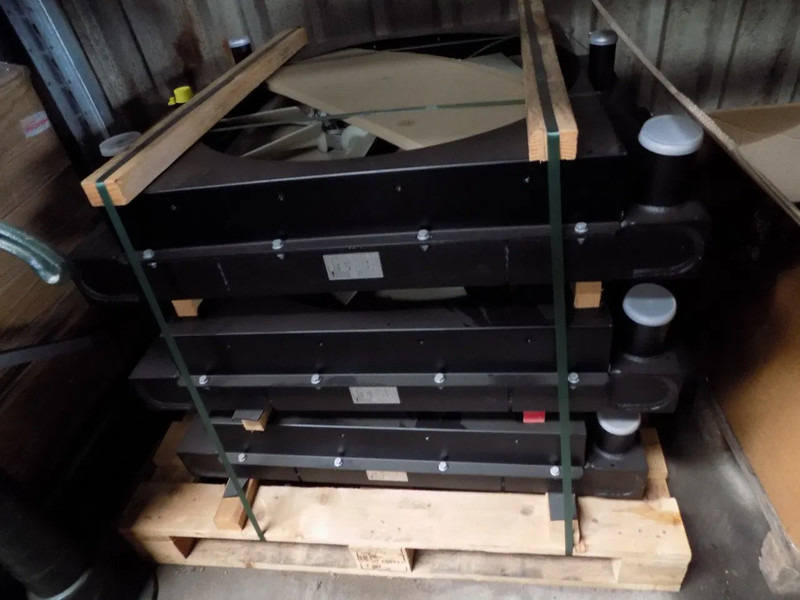 Radiator Mercedes-Benz mercedes radiator nieuw: picture 9 Radiator Mercedes-Benz mercedes radiator nieuw: picture 9