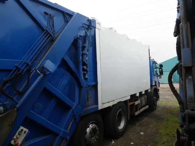 Scania P360 Scania P360 AUT VDK 2000 - Garbage truck: picture 3 Scania P360 Scania P360 AUT VDK 2000 - Garbage truck: picture 3