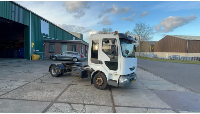 Tractor unit Renault Midlum Renault Midlum: picture 19