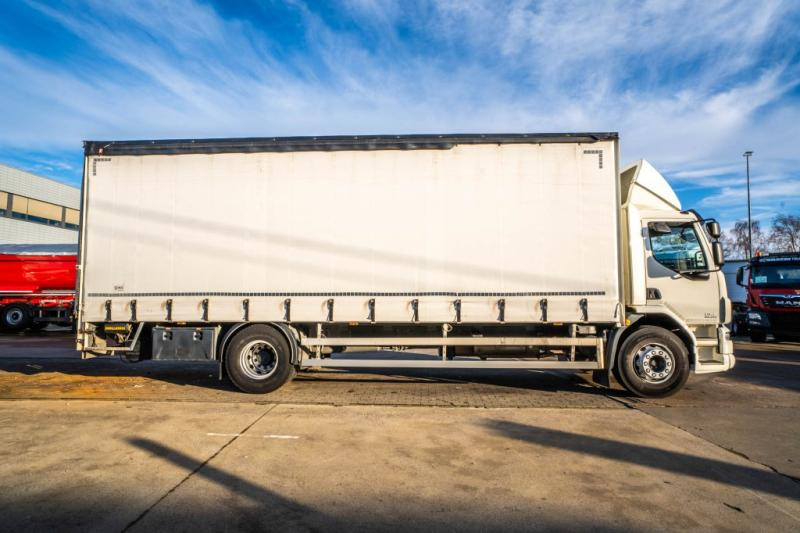 DAF LF 55.250 - Curtainsider truck: picture 3 DAF LF 55.250 - Curtainsider truck: picture 3