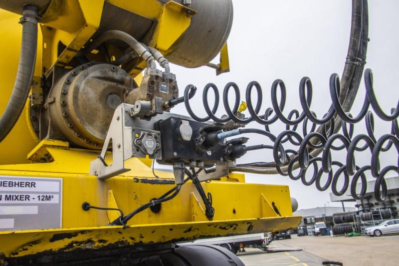 Concrete mixer semi-trailer DEBUF BETON MIXER/MALAXEUR/MISCHER-12M³: picture 6