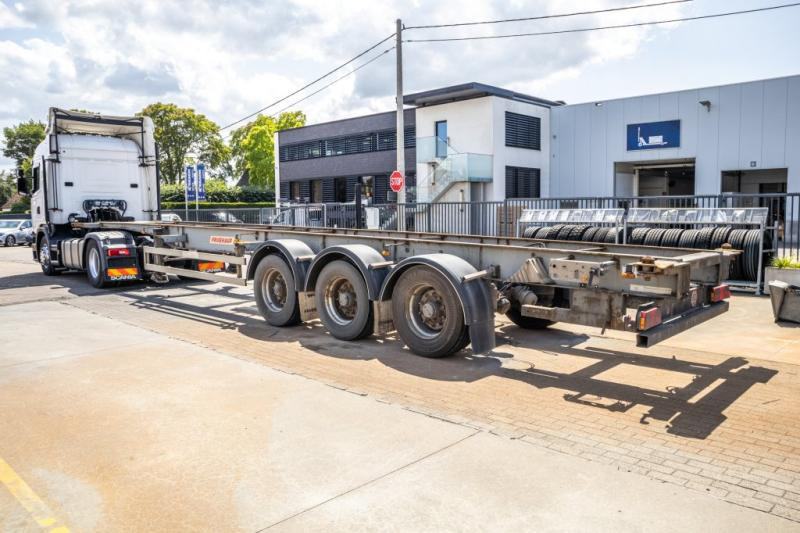 Fruehauf CONTAINERCHASSIS 40' - Container transporter/ Swap body semi-trailer: picture 1 Fruehauf CONTAINERCHASSIS 40' - Container transporter/ Swap body semi-trailer: picture 1