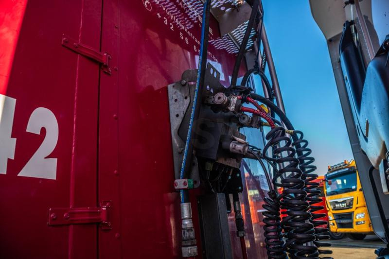 KRAKER WALKING FLOOR CF 200-92 m3 - Walking floor semi-trailer: picture 5 KRAKER WALKING FLOOR CF 200-92 m3 - Walking floor semi-trailer: picture 5