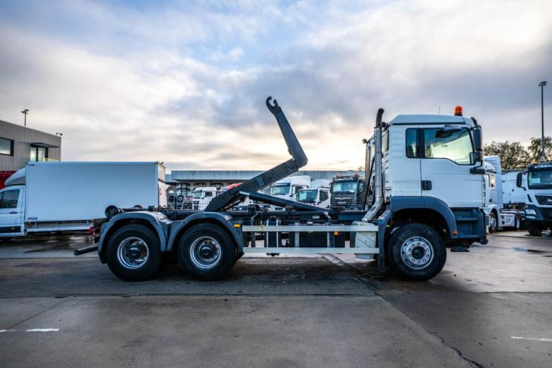 MAN TGA 33.360 BB - Hook lift truck: picture 3 MAN TGA 33.360 BB - Hook lift truck: picture 3