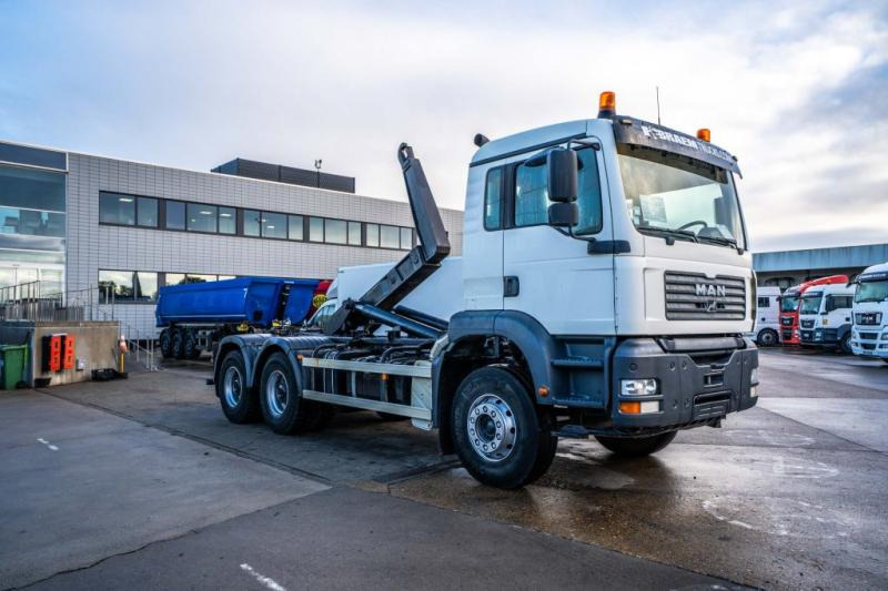 MAN TGA 33.360 BB - Hook lift truck: picture 2 MAN TGA 33.360 BB - Hook lift truck: picture 2