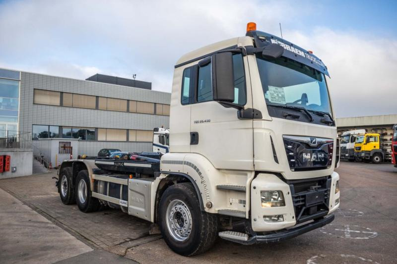 MAN TGS 26.430-6x2-4 BL (New Tires) - Hook lift truck: picture 2 MAN TGS 26.430-6x2-4 BL (New Tires) - Hook lift truck: picture 2