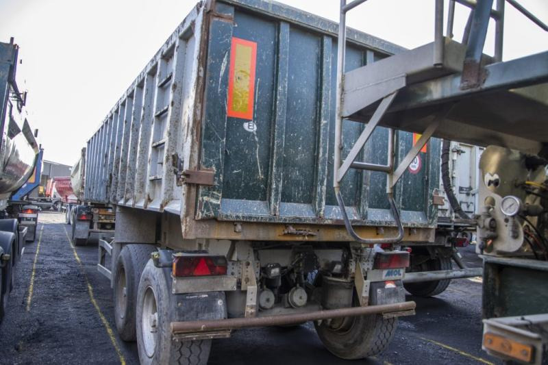 Mol K85F/20T/37ST/2 - Tipper semi-trailer: picture 3 Mol K85F/20T/37ST/2 - Tipper semi-trailer: picture 3