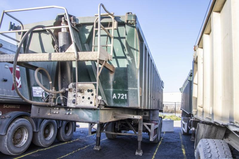 Mol K85F/20T/37ST- HYDR. DOOR - Tipper semi-trailer: picture 1 Mol K85F/20T/37ST- HYDR. DOOR - Tipper semi-trailer: picture 1