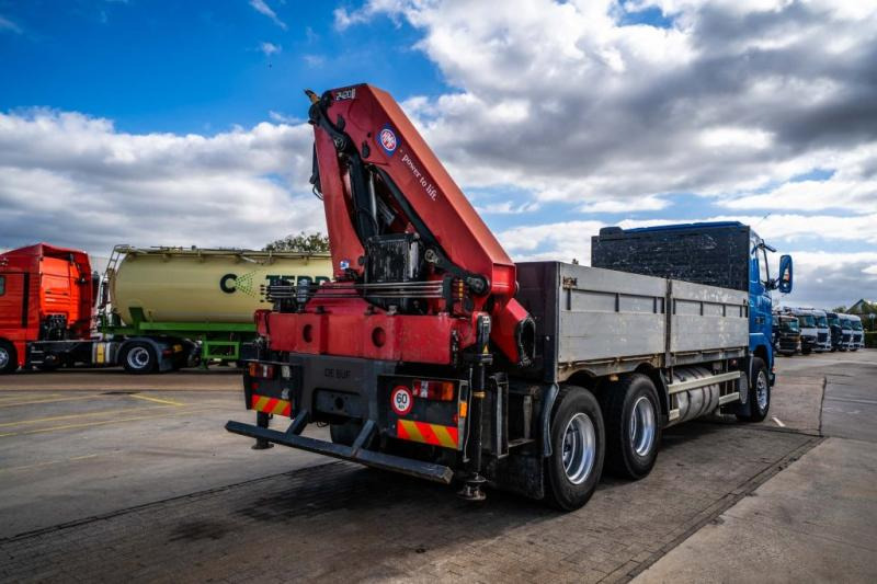 Volvo FH 12-340 - HMF 2420 K6 (2012) - Dropside/ Flatbed truck, Crane truck: picture 4 Volvo FH 12-340 - HMF 2420 K6 (2012) - Dropside/ Flatbed truck, Crane truck: picture 4