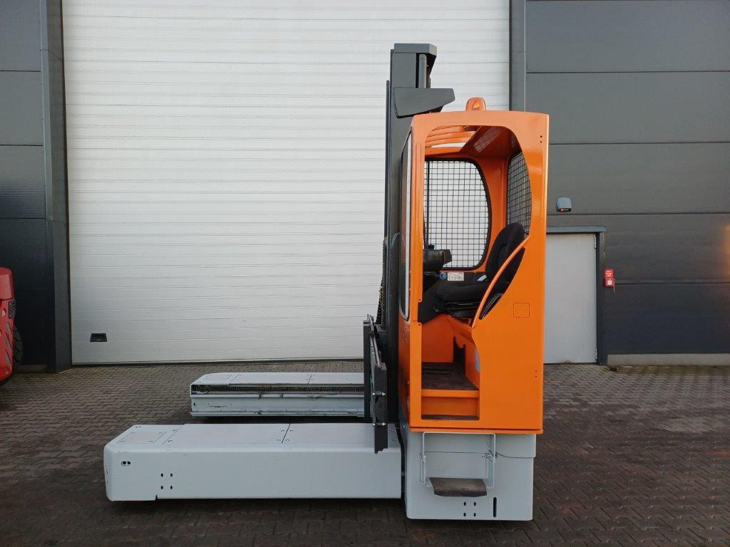 Hubtex MQ40 - TRIPLEX - 4-way reach truck: picture 3 Hubtex MQ40 - TRIPLEX - 4-way reach truck: picture 3