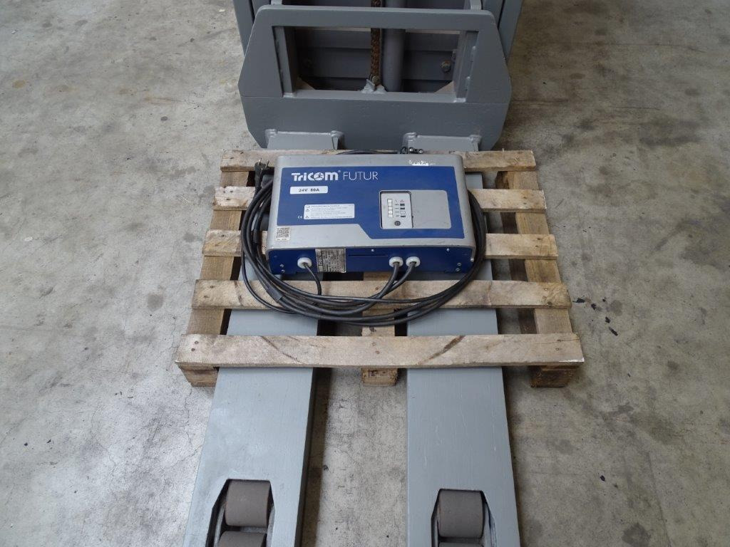 Stacker Jungheinrich ESD120: picture 8
