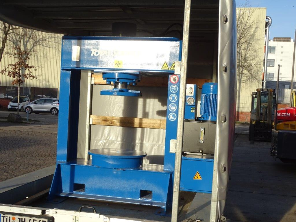 MOBILE VOLLREIFENPRESSE - Workshop equipment: picture 4 MOBILE VOLLREIFENPRESSE - Workshop equipment: picture 4