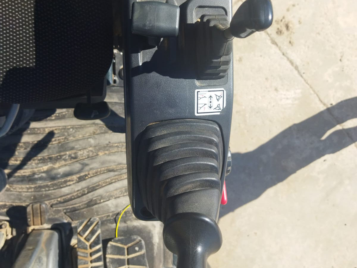 Wheel excavator HYUNDAI HW140: picture 9