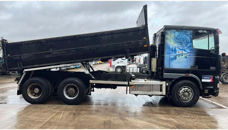 DAF XF 95.480 (MANUAL GEARBOX / BIG AXLE / GRAND PONT / BIG HUB / 6X2 / BOITE MANUELLE) - Tipper: picture 4 DAF XF 95.480 (MANUAL GEARBOX / BIG AXLE / GRAND PONT / BIG HUB / 6X2 / BOITE MANUELLE) - Tipper: picture 4