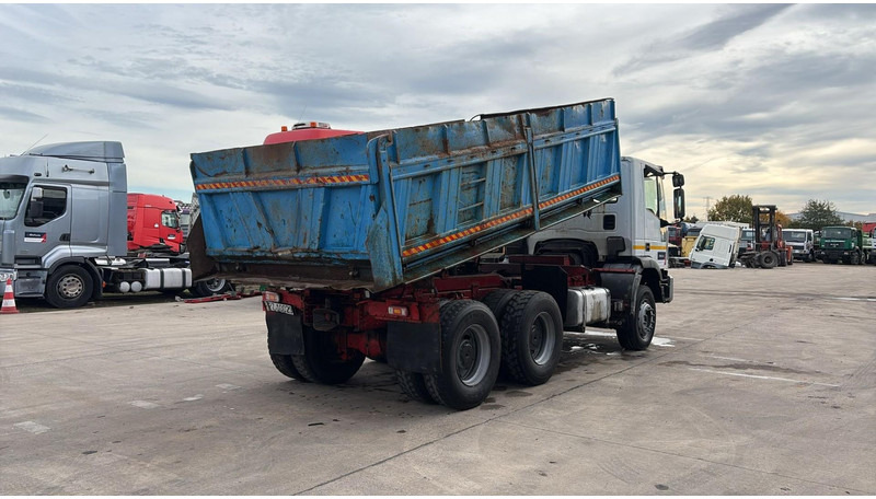 Iveco Eurotrakker 260 E 37 (POMPE MANUELLE / MANUAL PUMP / LAMES / STEEL SUSP. / BIG AXLE / GRANT PONT) - Tipper: picture 4 Iveco Eurotrakker 260 E 37 (POMPE MANUELLE / MANUAL PUMP / LAMES / STEEL SUSP. / BIG AXLE / GRANT PONT) - Tipper: picture 4