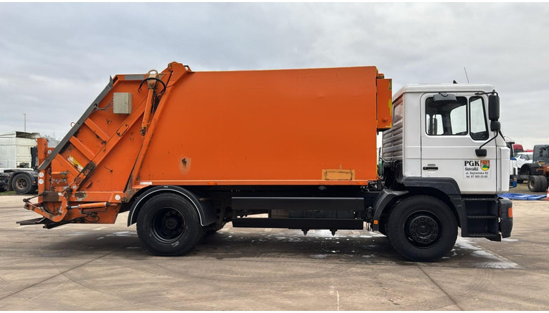 MAN 18.285 (GARBAGE TRUCK / TOP CONDITION / 6 CYLINDER / MANUAL GEARBOX) - Garbage truck: picture 4 MAN 18.285 (GARBAGE TRUCK / TOP CONDITION / 6 CYLINDER / MANUAL GEARBOX) - Garbage truck: picture 4