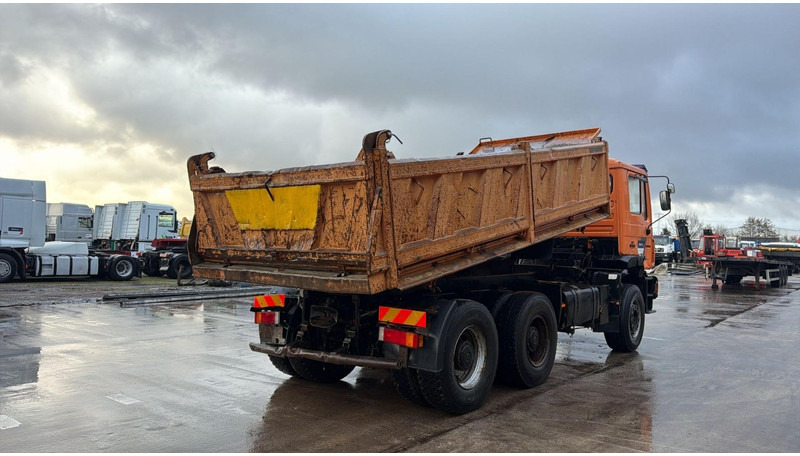 MAN 27.322 (MANUAL PUMP / POMPE MANUELLE / LAMES / GRAND PONT / STEEL SUSP. / BIG AXLE) - Tipper: picture 4 MAN 27.322 (MANUAL PUMP / POMPE MANUELLE / LAMES / GRAND PONT / STEEL SUSP. / BIG AXLE) - Tipper: picture 4